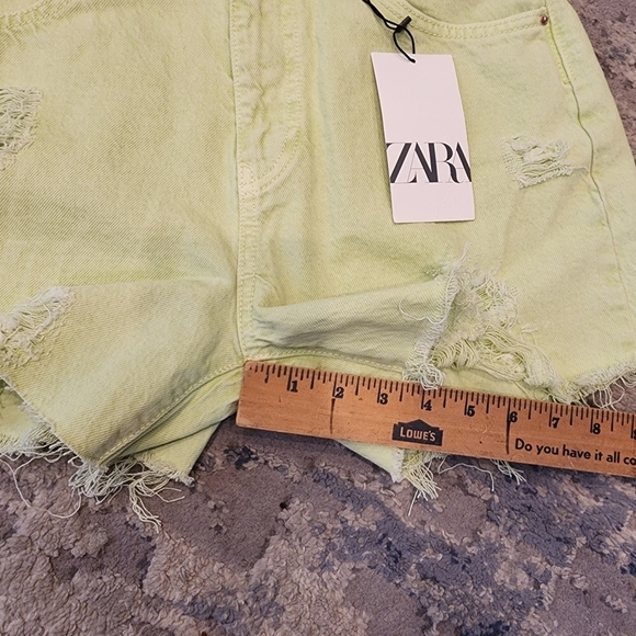 NWT Zara Lime Green Denim Distressed Cutoff Shorts women's size 6 - Picture 8 of 13
